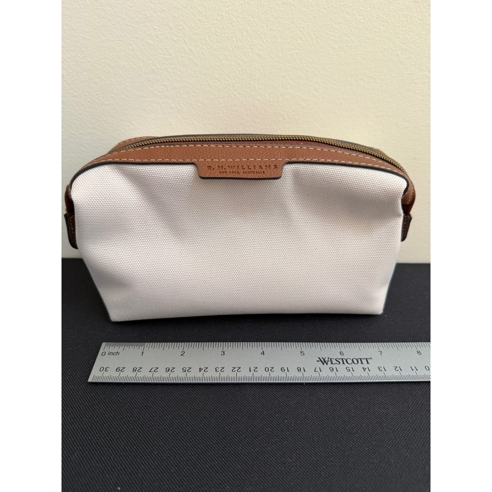 New RM Williams x Qantas Canvas Leather Toiletry Bag Travel Amenity Pouch Cream - Picture 2 of 4